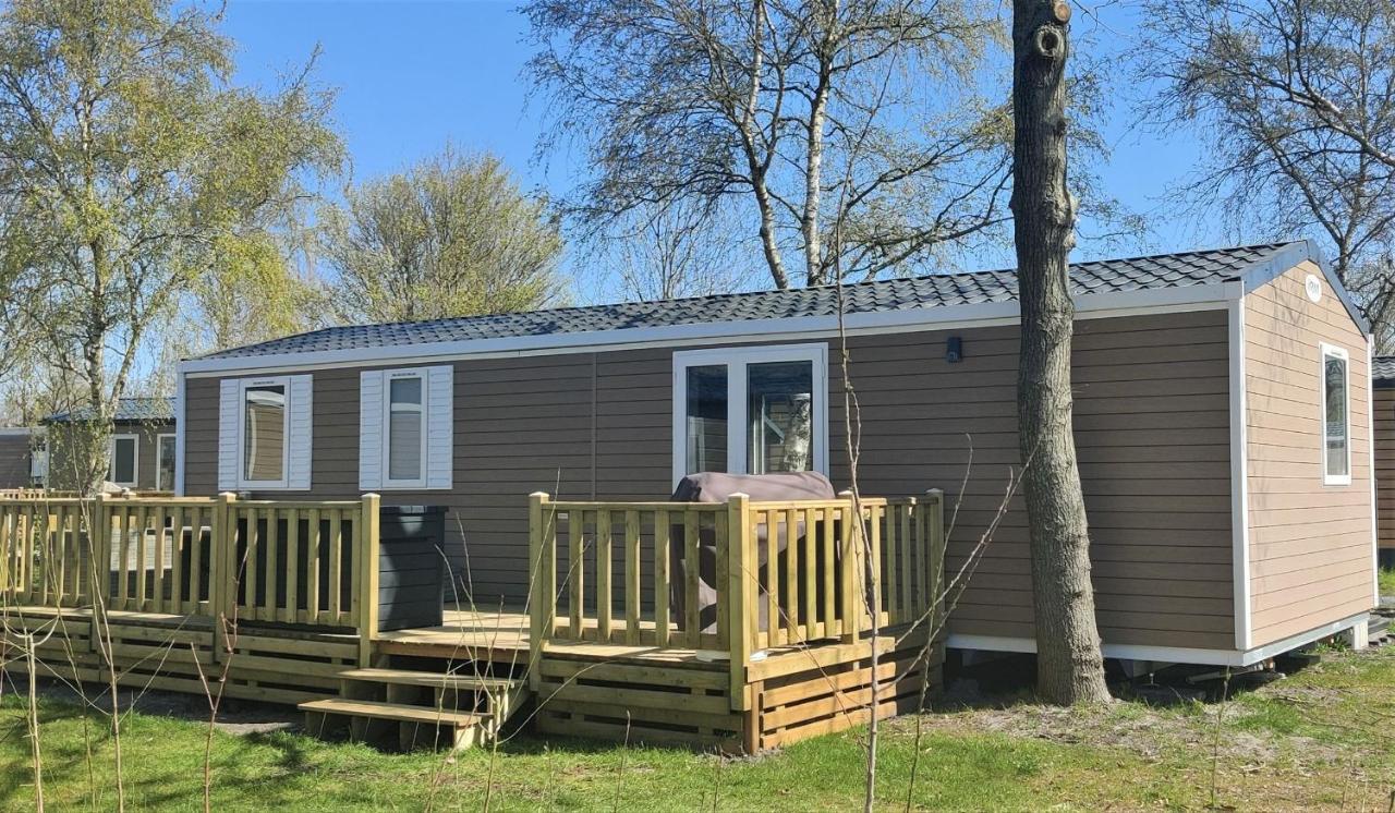 Bj Chalets - De Rug 3 - Vakantiepark Lauwersoog - Luxe Chalet Met Vaatwasser En Inloopkast! Vroege Incheck! Met Airco! Dış mekan fotoğraf