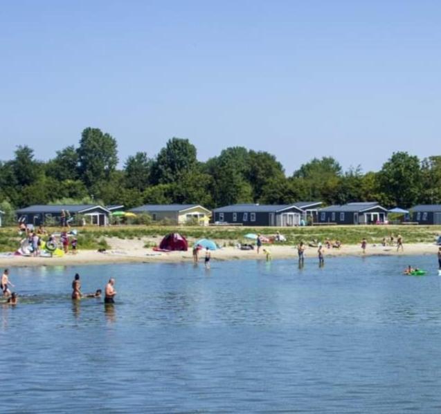 Bj Chalets - De Rug 3 - Vakantiepark Lauwersoog - Luxe Chalet Met Vaatwasser En Inloopkast! Vroege Incheck! Met Airco! Dış mekan fotoğraf